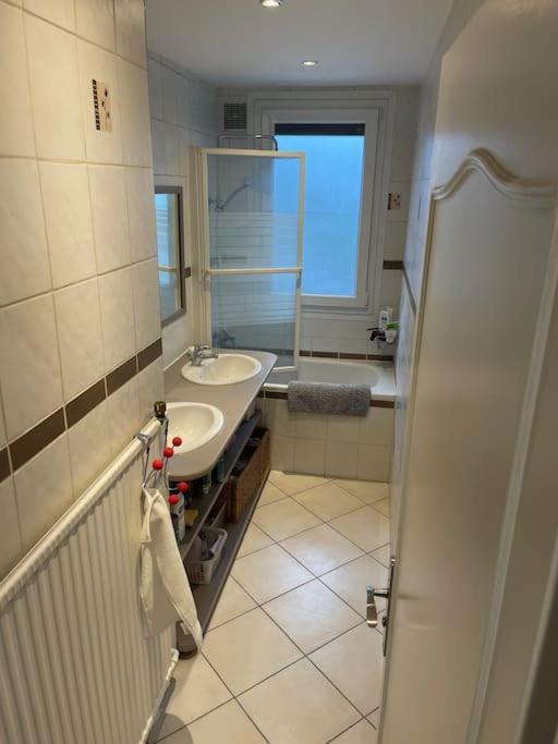 Appartement Entier Climatise - Parking Prive แซ็ง-มาร์ตอน-ดิแฮส์ ภายนอก รูปภาพ